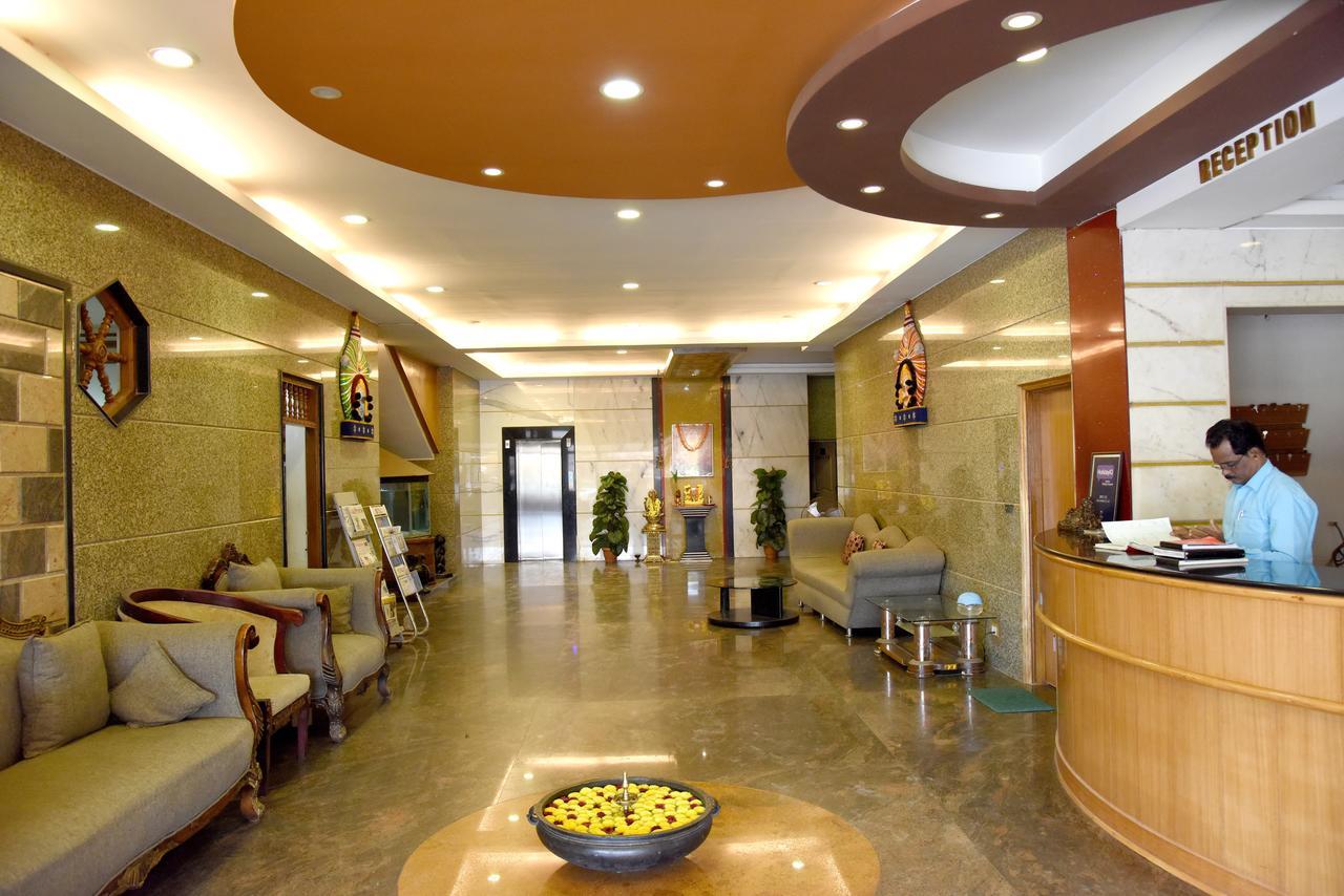 Hotel Sharada International Udupi Exteriör bild