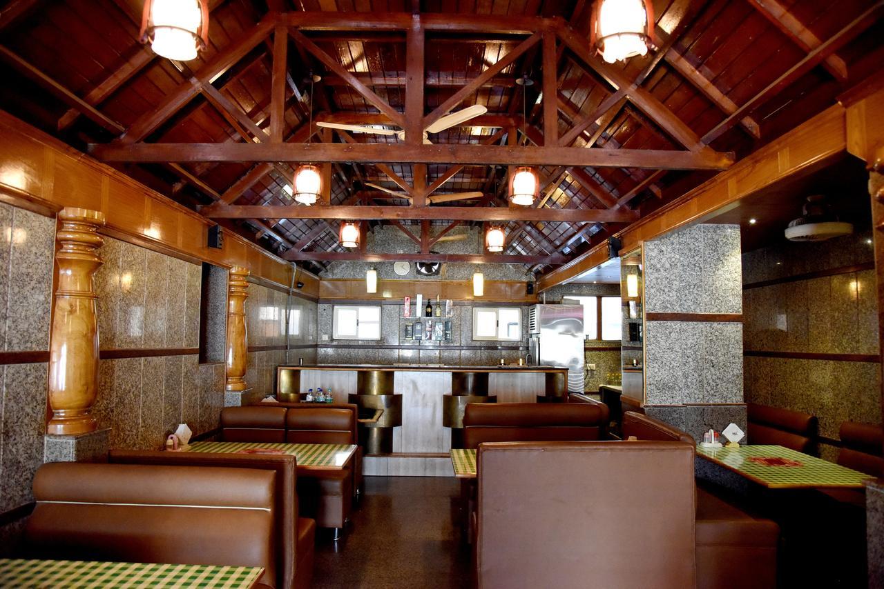 Hotel Sharada International Udupi Exteriör bild