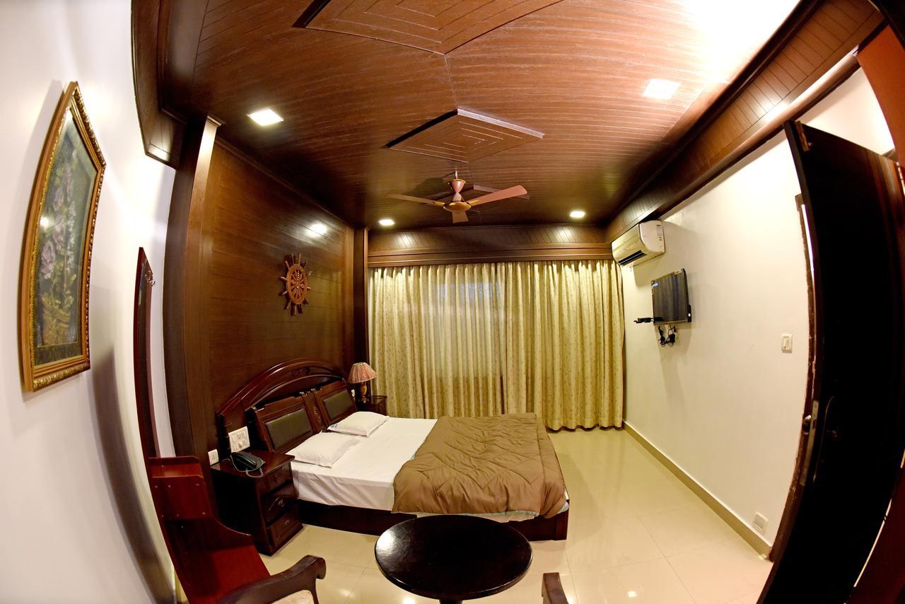 Hotel Sharada International Udupi Exteriör bild