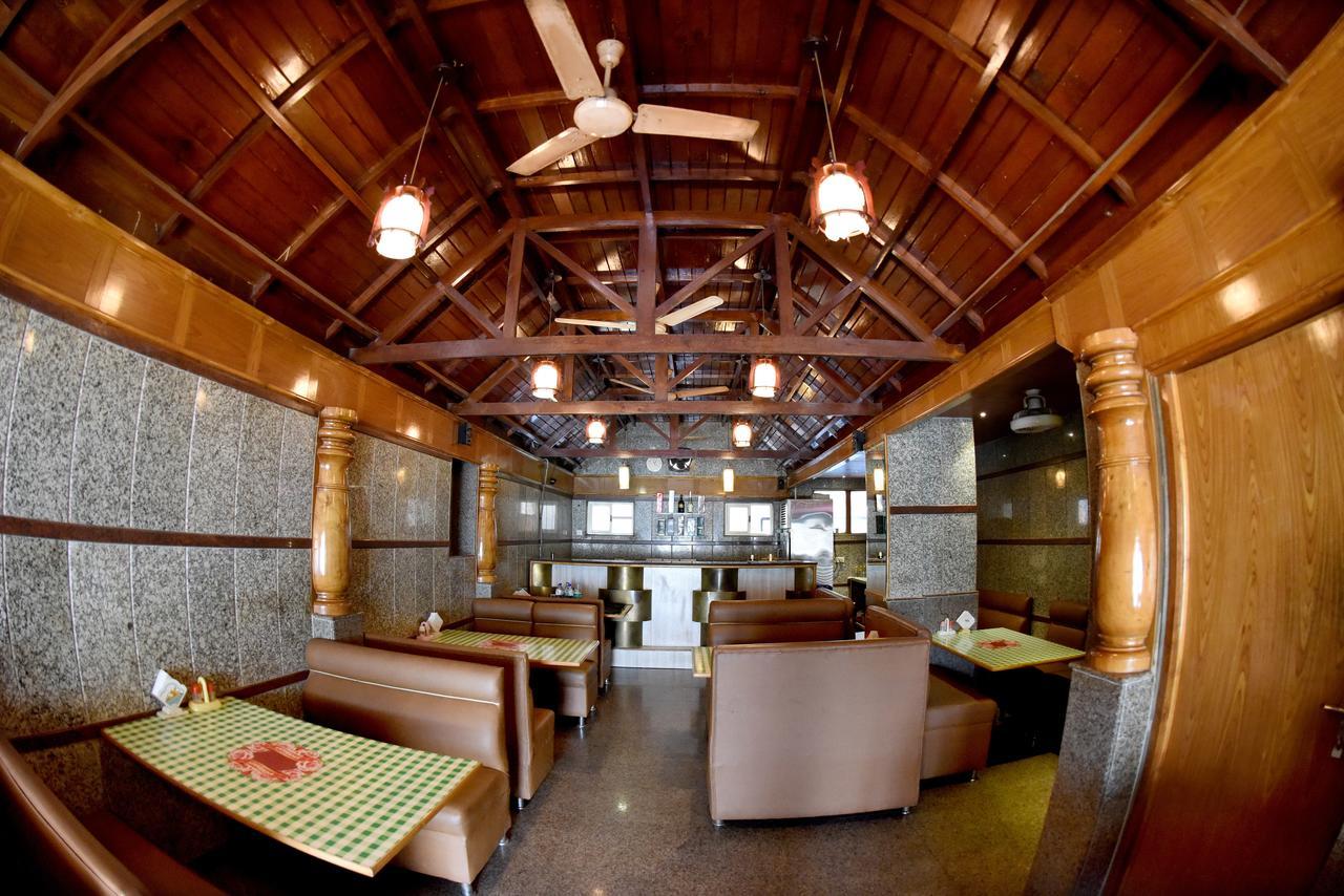 Hotel Sharada International Udupi Exteriör bild